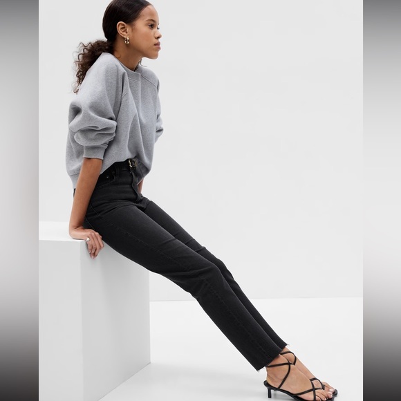 Gap Straight Leg High Waisted Jeans - Size 8/29 - Picture 2 of 16